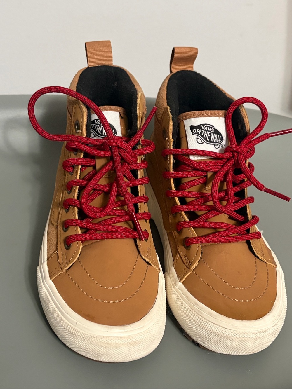 Vans boys Tan High-Top insulated Sneaker Boots with Red Laces